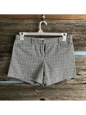 𝅺laundry by Shelli Segal shorts size 8